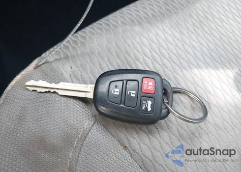 2016 Toyota Corolla Le z USA, uszkodzony, nr VIN 2T1BURHE1GC578139